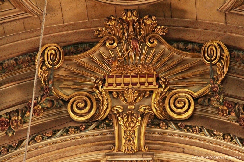 "Tu és digno de receber o livro e de abrir-lhe os selos, porque foste imolado e resgataste para Deus, ao preço de teu sangue, homens de toda tribo, língua, povo e raça" (Ap 5, 9). O Cordeiro, símbolo de Jesus Cristo, sobre o livro de sete selos. Trata-se de um simbolismo expresso no capítulo 5 do livro do Apocalipse